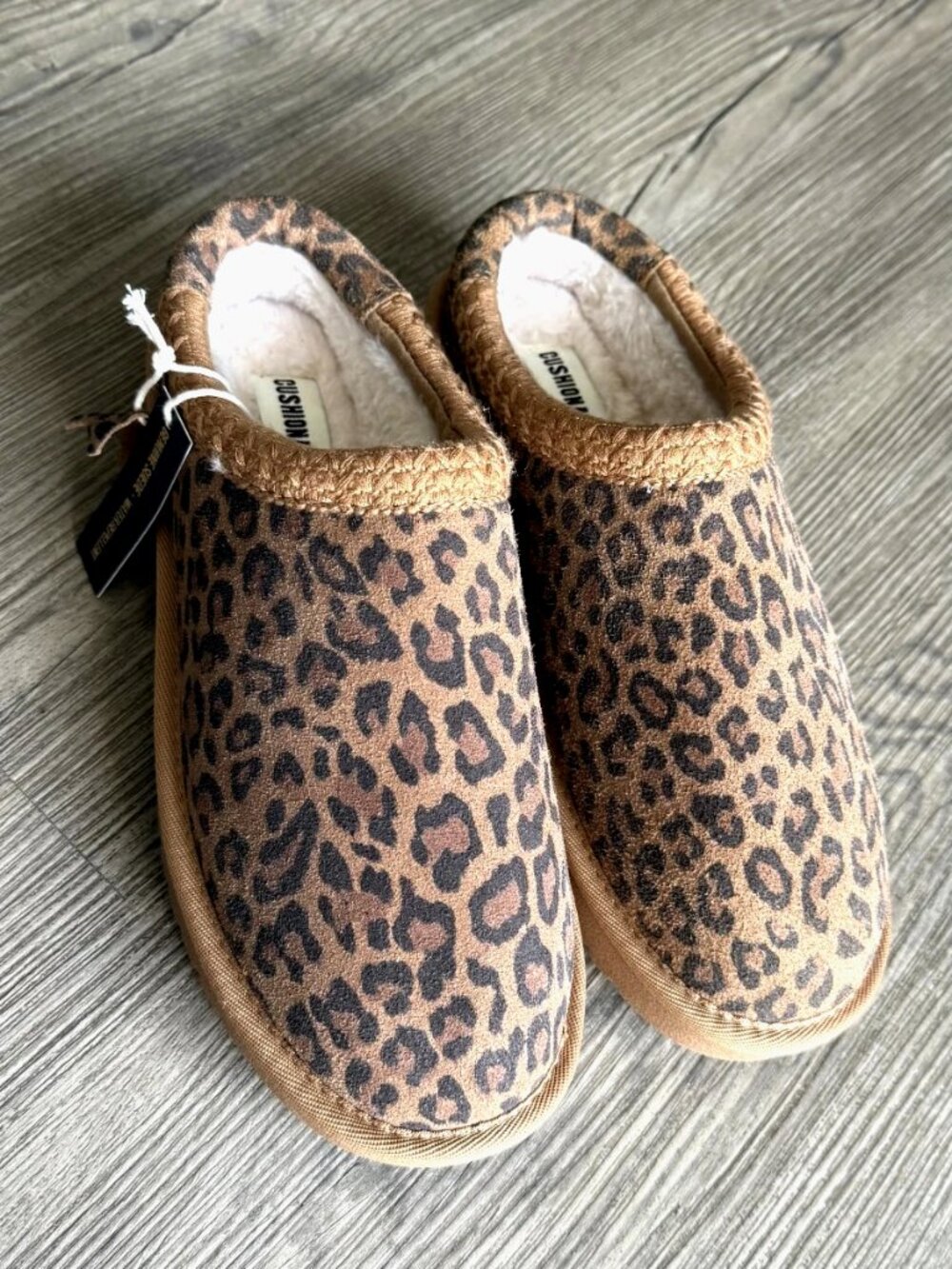 CUSHIONAIRE Leopard Print Genuine Suede Cozy Slippers Faux Fur 8 M NWT - Picture 2 of 15